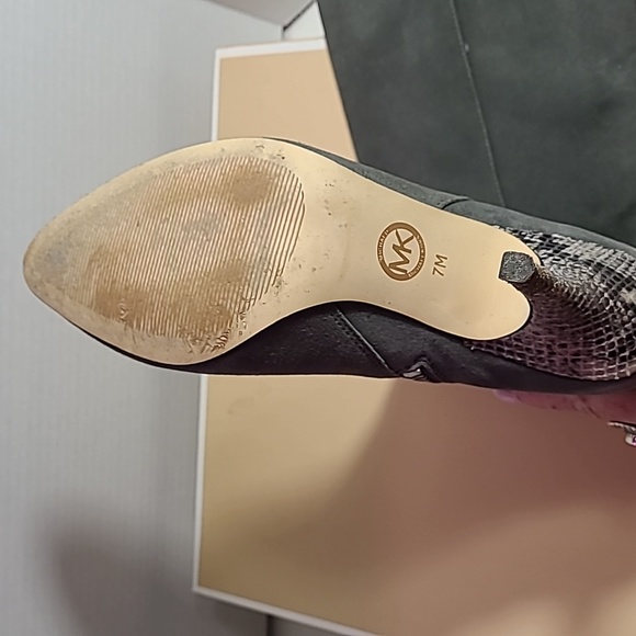 Michael Kors Caroline Grey Suede/Embossed Leather Snake Skin Heels Size 7 - Picture 5 of 6